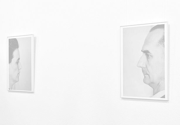 Profilfotografien von Otto und Elise Hampel in der Galerie vom Kulturverein Feldberger Land e.V. (Foto Christian Winterstein 2019)